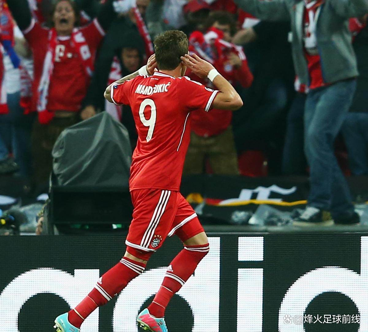 集结日突围战来临，拜仁慕尼黑围绕意大利杯外线爆发，悬念犹存，更衣室氛围转暖的简单介绍