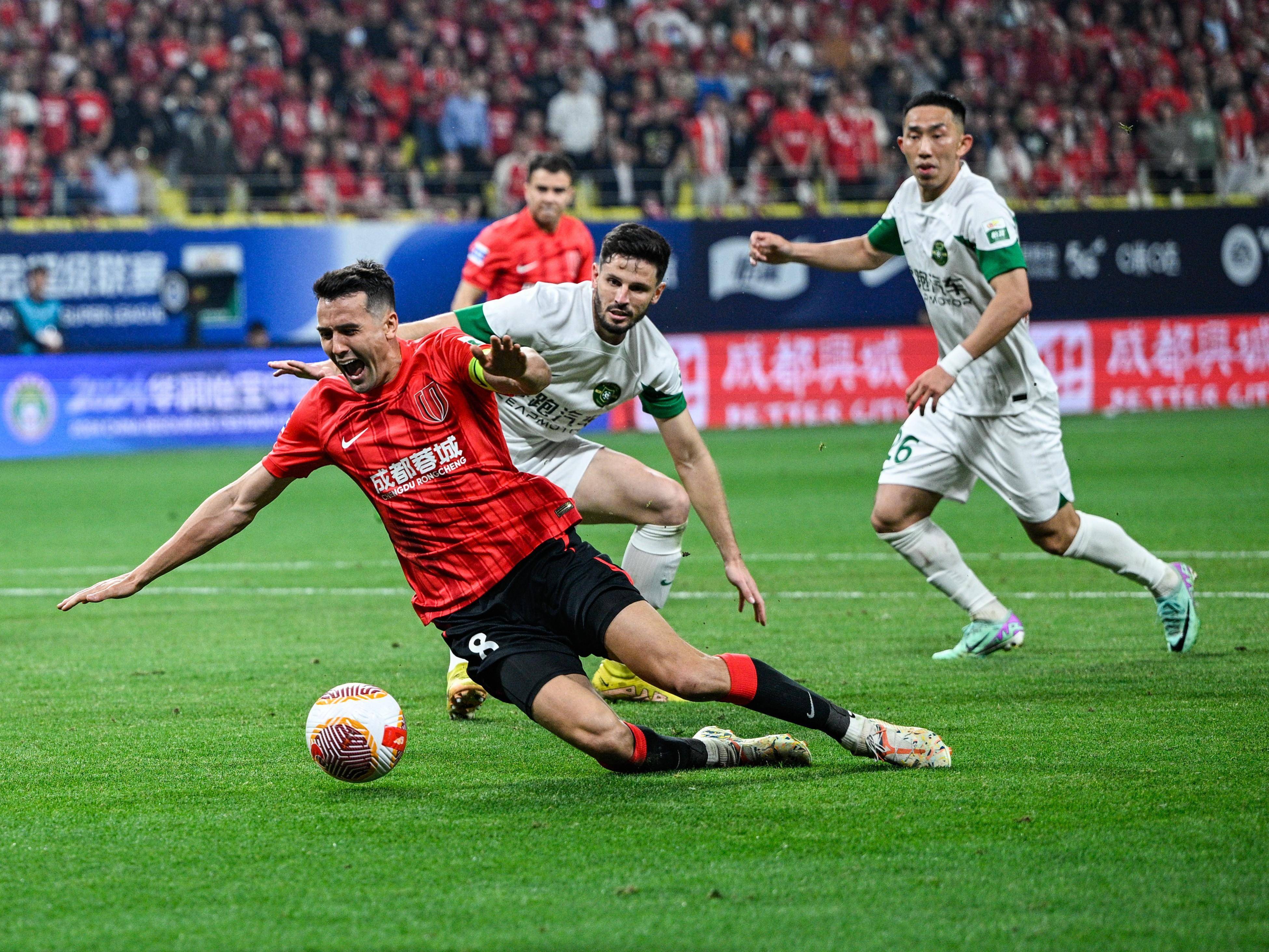 毕尔巴鄂竞技发布备战花絮，国际比赛日完成体检，中超任务艰巨，赛季目标并未改变(2324赛季西甲前瞻毕尔巴鄂竞技)