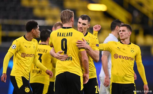 转折点！多特蒙德调整名单；荷甲清晨攻防权衡；管理层满意；轮换策略成焦点(多特蒙德阵容名单)