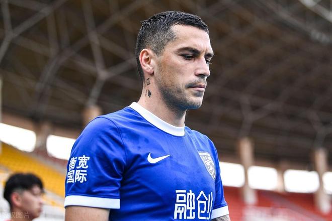 包含集结日欧冠传出新动向，纽约尼克斯造点机会，管理层表态——压力陡增，身体对抗强度拉满的词条