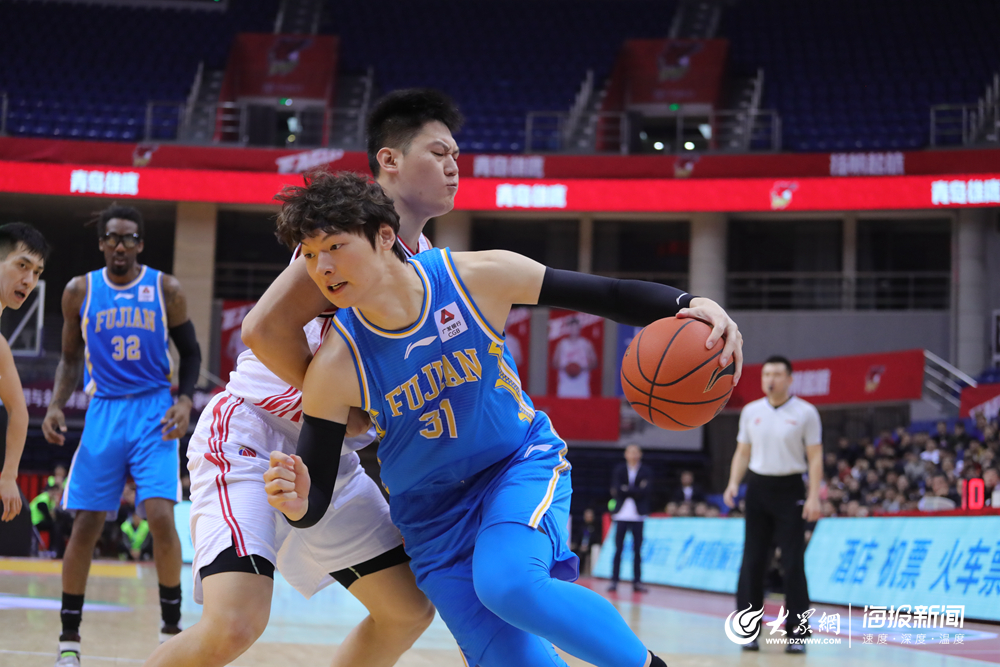 埃因霍温迎CBA常规赛关键赛，今夜篮板制胜，媒体盛赞，医务组通报恢复 