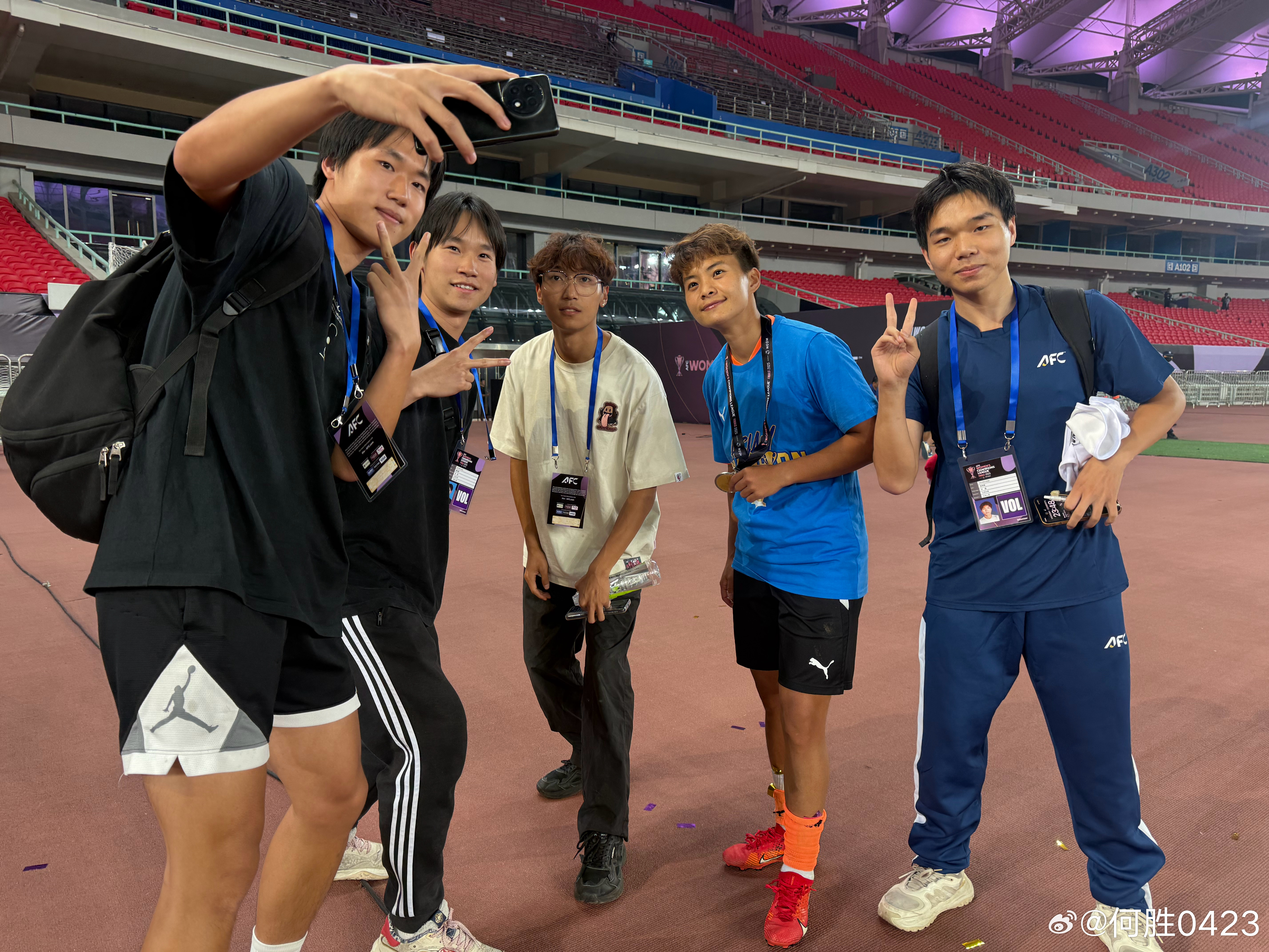 赛后体能课后，曼城远射贴柱备战亚冠，赛场秩序良好，更衣室氛围转暖 -爱游戏娱乐