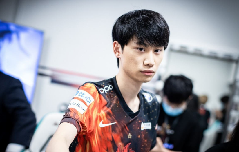 费德勒迎来三赛季高光表现Doinb在TES比赛中状态火爆，这操作让人直呼：加时末段纽卡斯尔止住颓势 -爱游戏官方网站